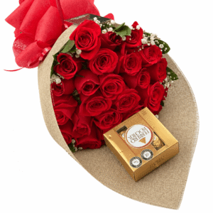 Combo Romance: Bouquet de 24 Rosas Rojas + Follaje + Chocolates Ferrero Rocher