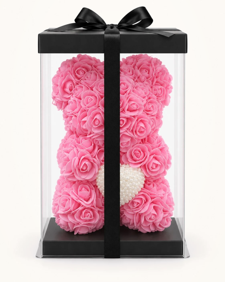 Oso teddy rosado con corazón de perlas en caja
